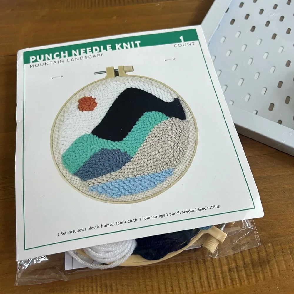 NWT Punch Needle Kit with Metal Wall Organizer Tray - White